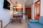 2_Livingroom-front